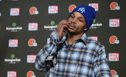 Dolphins Browns Football-Preview (JPG)