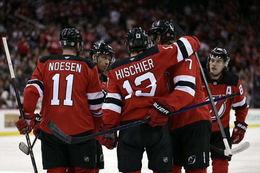 Bruins Devils Hockey-Preview (JPG)