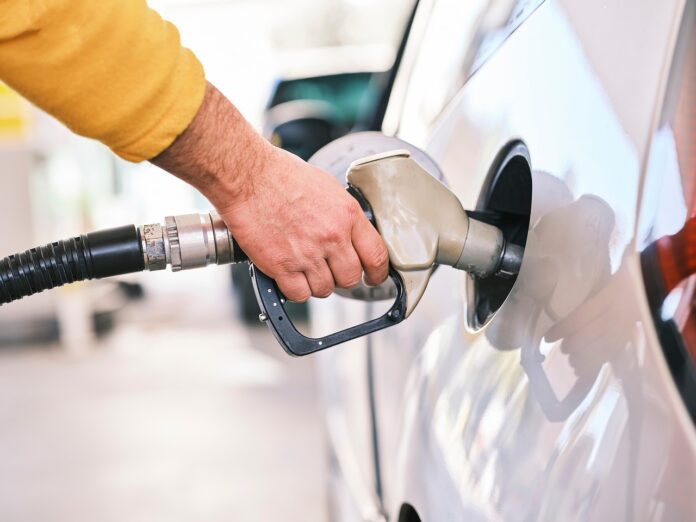 Gas Prices Will Fall Under $3: Major Drop Expected Next Week