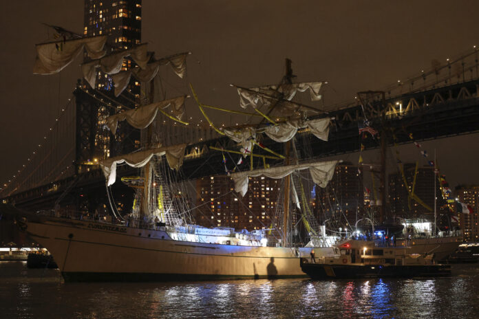 Brooklyn Bridge Struck by Mexican Ship